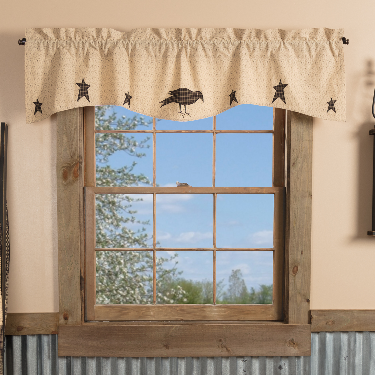 Kettle Grove Applique Crow and Star Valance